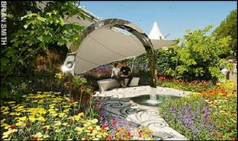 ; The Cancer Research UK Life Garden 00 Husband and wife designers Jane Hudson and Erik de Maeijer 00