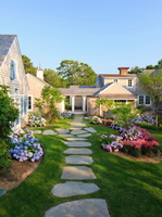 07 front-garden-design-ideas-modern-garden-flower-beds-stone-path