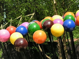 16 Diarmuid Gavin Designs - 300 spherical lollipops (6)