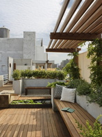 03 modern-landscape-boston-design-center-roof-garden-london-with-fish-pond (4)