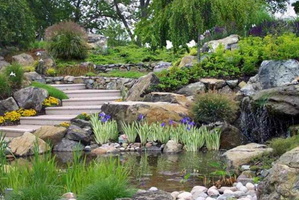 06 pond-landscaping-designs-for-your-garden-13