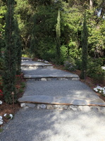 08 flat-garden-path-gravel-stones-landscape-ideas