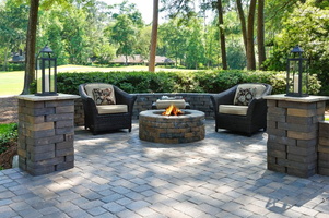 08 exterior-interesting-outdoor-living-room-decoration-using-grey-brick-backyard-paver-along-with-round-grey-brick-firepit-and-black-wicker-outdoor-armchair-g