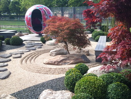 14 exterior-decoration-awesome-green-japanese-garden-with-stone-footpath-and-wooden-seater-also-trees-with-red-leaf-outstanding-green-japanese-landscape-desig z (2)