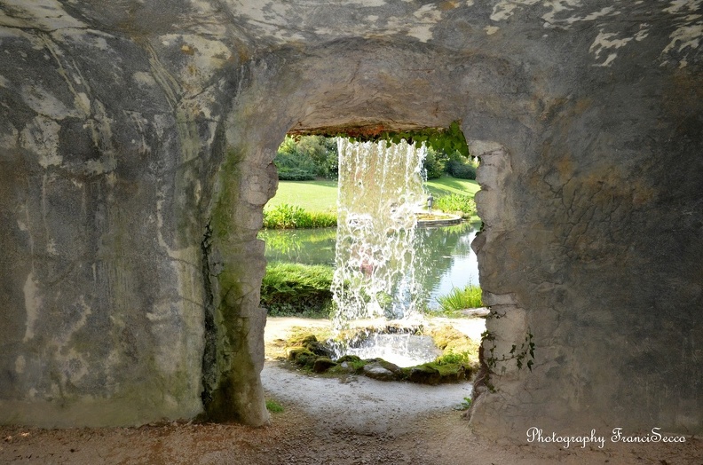 Grotte et cascade.jpg