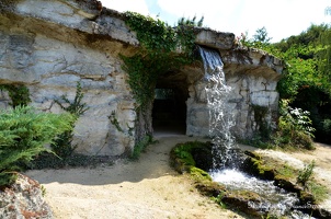 La grotte avec sa cascade