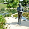 La statue de Latour-Marliac, câ€™Ã©tait ici le long des rives du ruisseau que Latour-Marliac tentait ses premiers croisements.